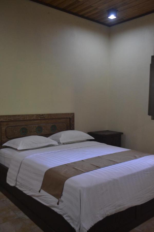 Hotel Batukaras Kalaras Buitenkant foto