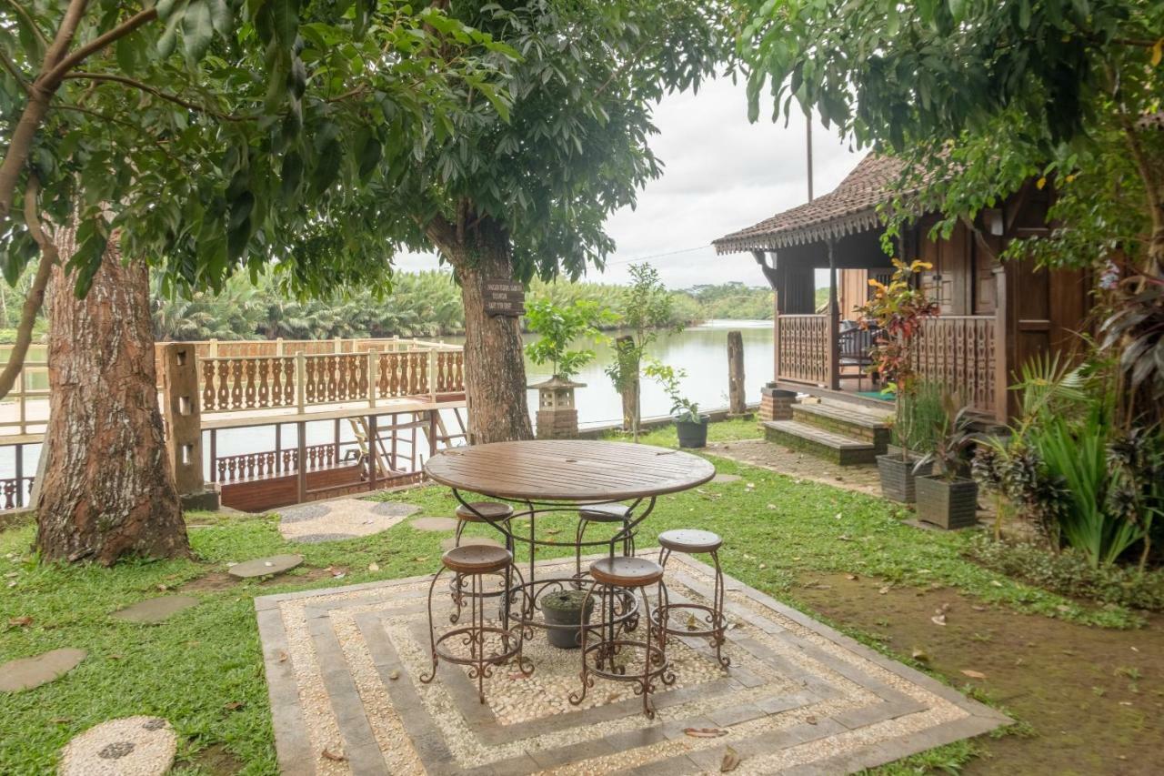 Hotel Batukaras Kalaras Buitenkant foto