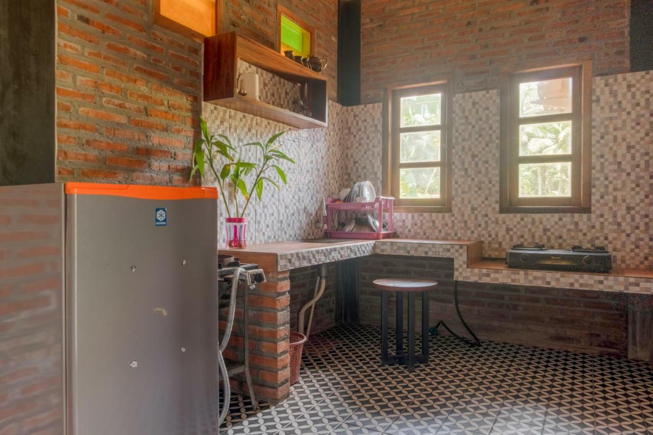 Hotel Batukaras Kalaras Buitenkant foto